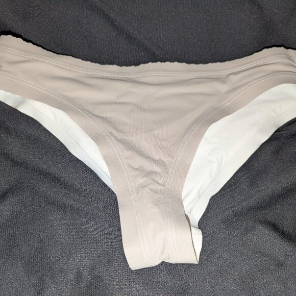 Lululemon Will the Wave Skimpy Bikini Bottom Size 2 White - Picture 8 of 11